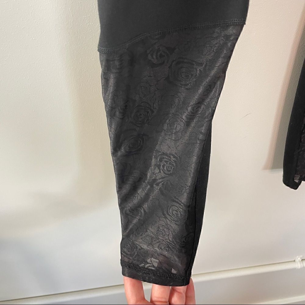 Fabletics bottom Zip Sheer Rose Panel Leggings - Picture 10 of 10